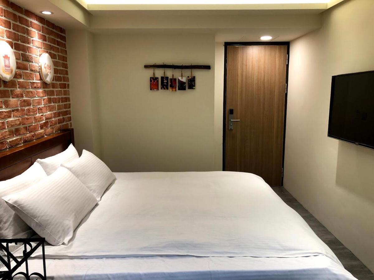 Hotel We Have Story à Taichung Extérieur photo