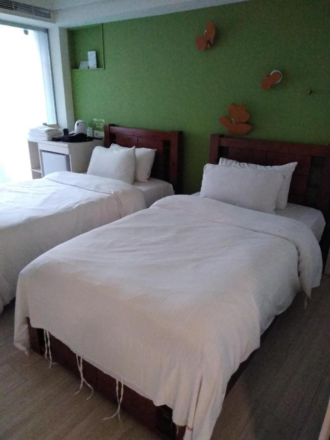 Hotel We Have Story à Taichung Extérieur photo