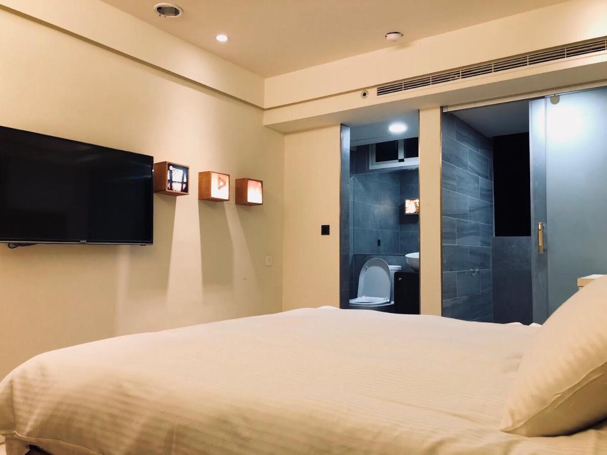 Hotel We Have Story à Taichung Extérieur photo