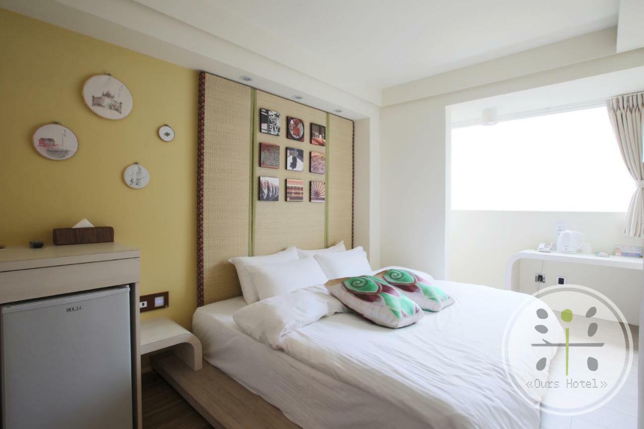 Hotel We Have Story à Taichung Extérieur photo