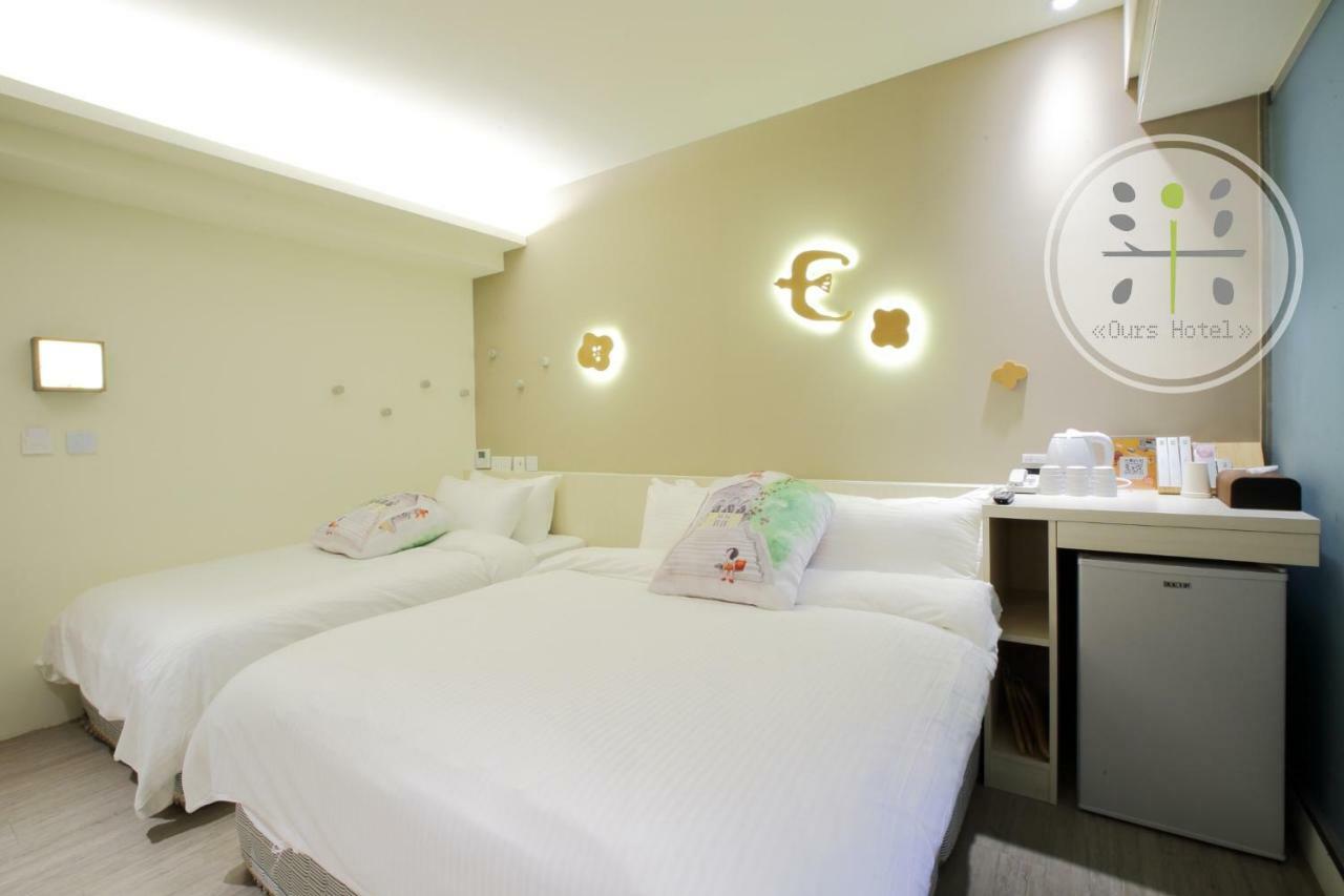 Hotel We Have Story à Taichung Extérieur photo