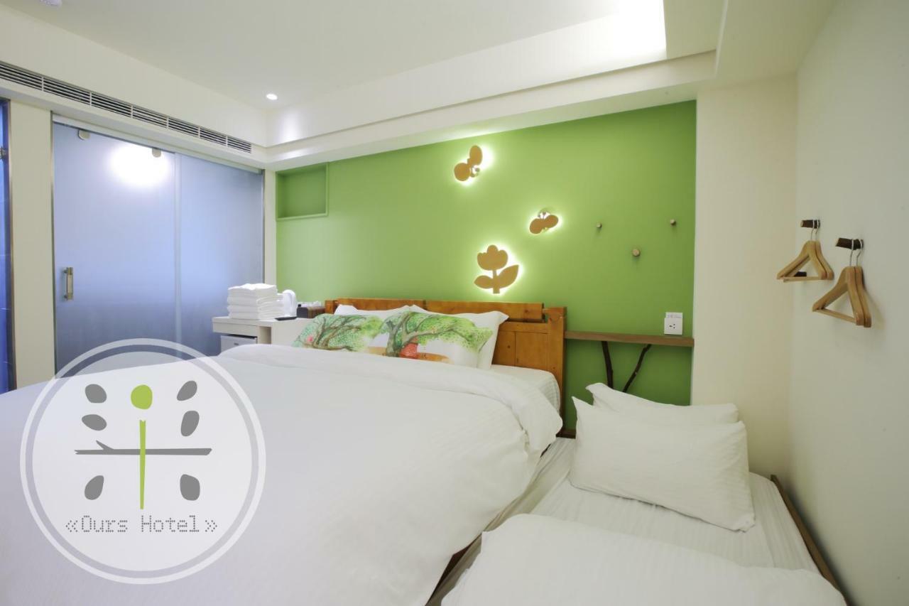 Hotel We Have Story à Taichung Extérieur photo